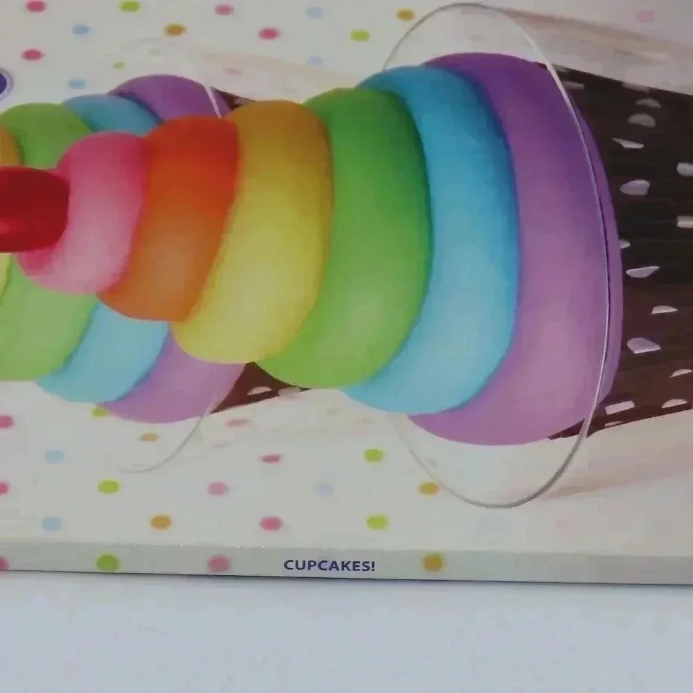 Wilton Cupcakes Book 2012 Featuring 320 Amazing Cupcakes Designs For You To Make